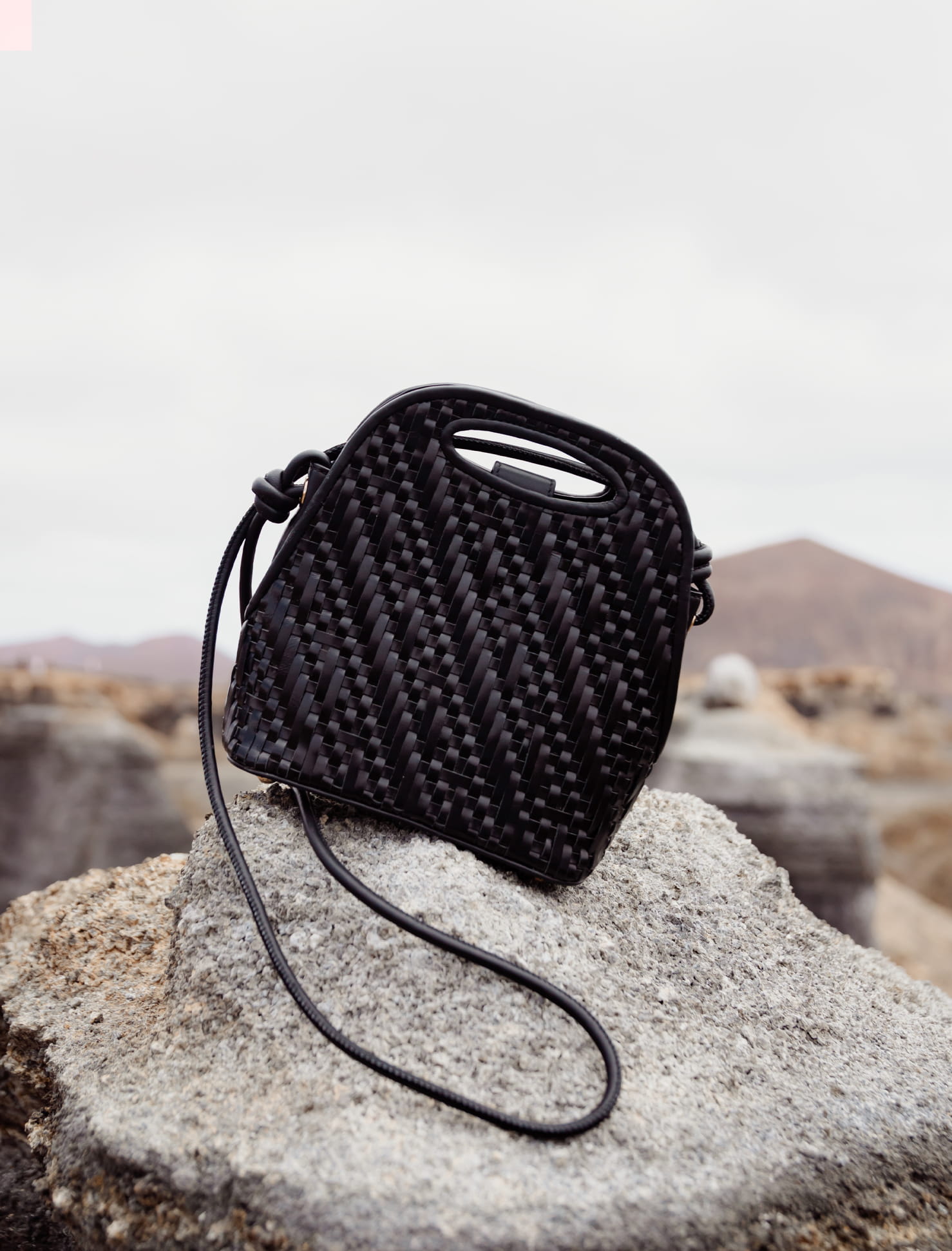Sac Bandouliere en Cuir Tresse Noir Modele Mini Lena