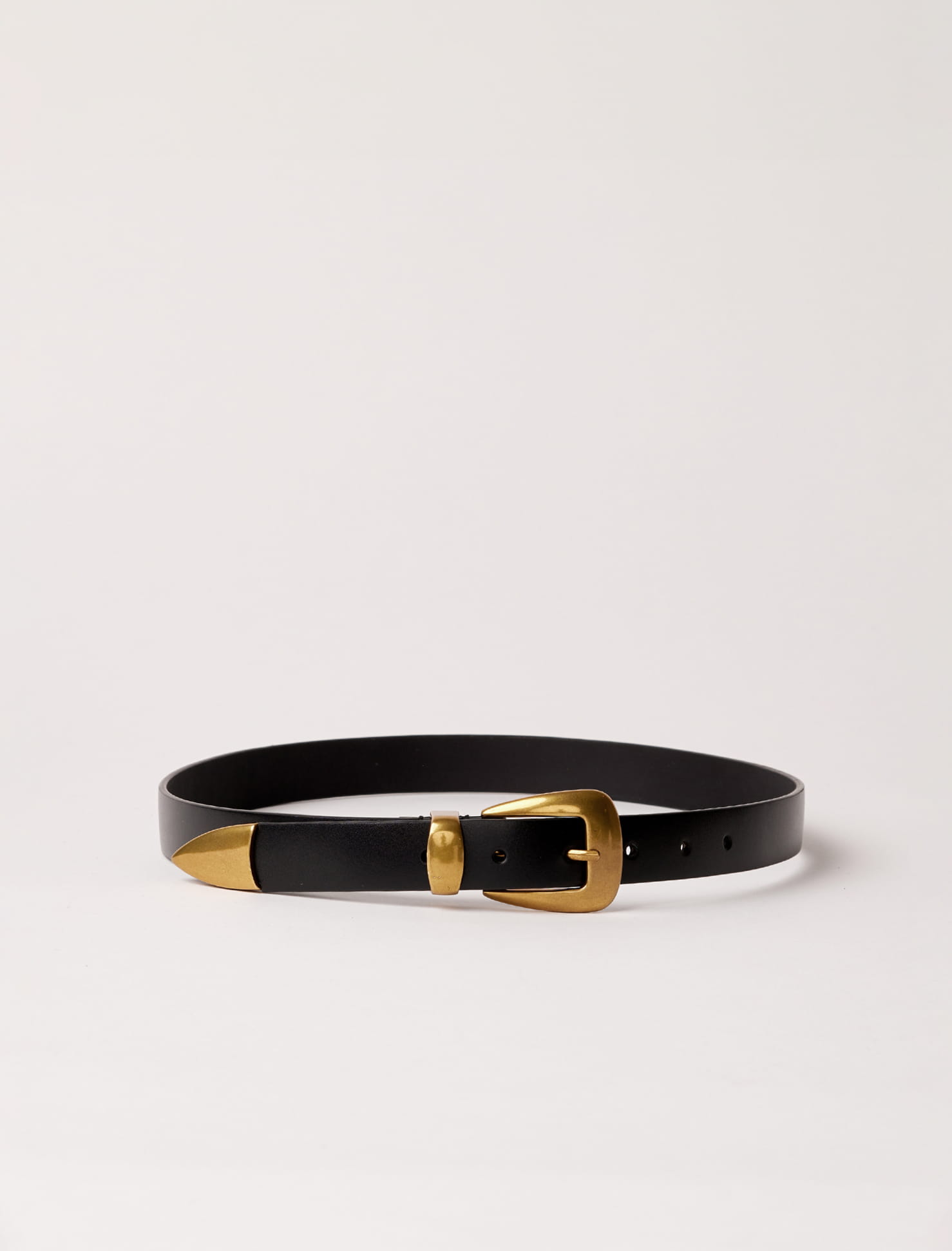 Recycled Black Leather Belt for Women - Model Thelma display picture 2