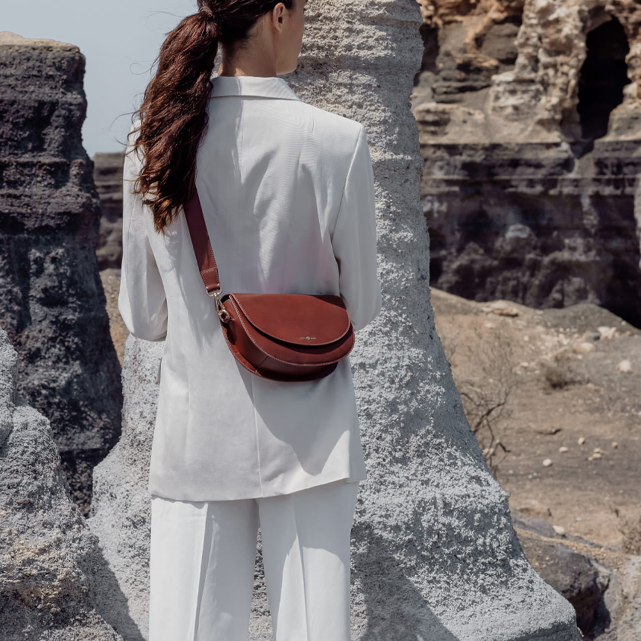 cognac leather shoulder bag for women