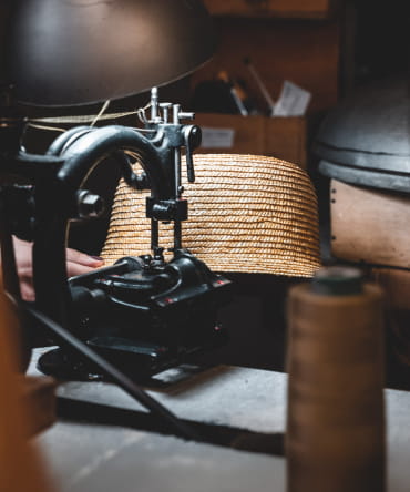 Entretien de vos accessoires en paille : comment prendre soin de vos paniers et chapeaux année après année ?