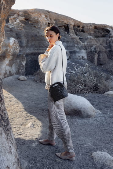 black leather shoulder bag for women