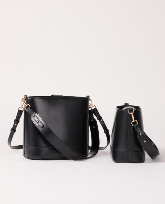 sac bandoulière en cuir noir pour femme