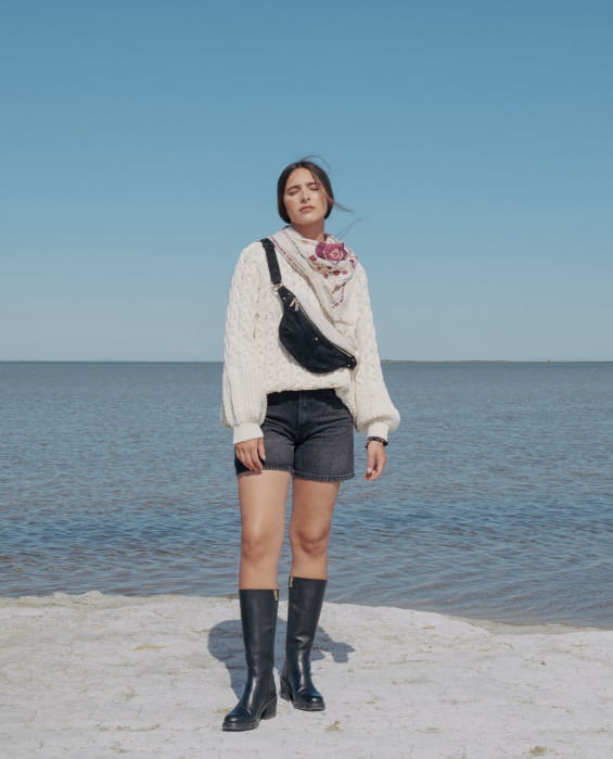 women's sherpa and black fanny pack