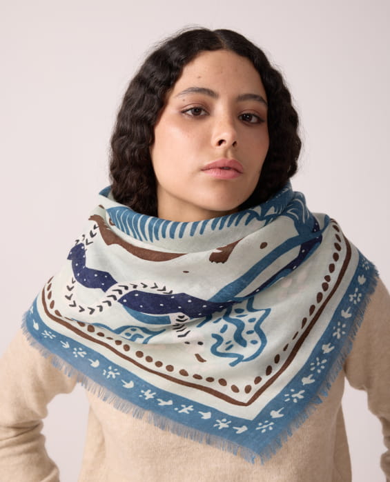 foulard en laine bleu pour femme