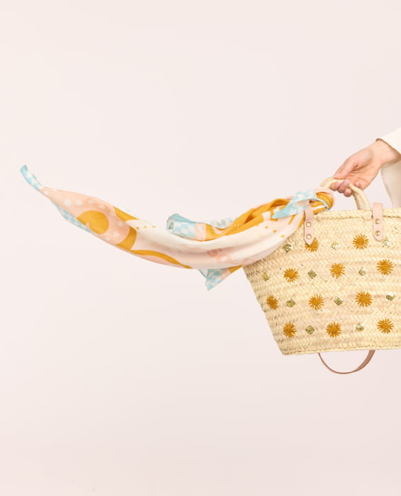 Wicker basket bag for women