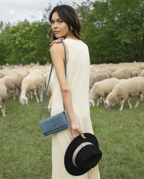 sac multi-usage en cuir bleu pour femme