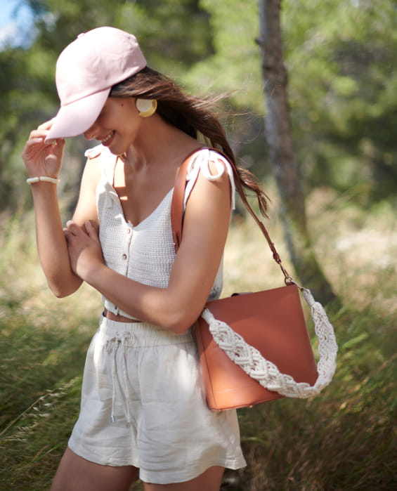 sac seau en cuir camel pour femme
