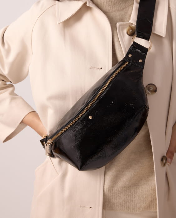 sac banane en cuir verni noir pour femme