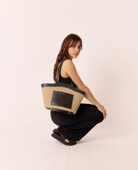 Natural woven jute bag for women