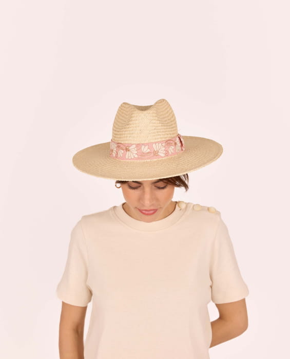chapeau en paille rose pour femme