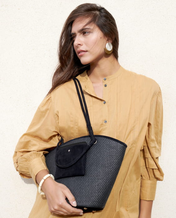 Black raffia basket bag for women