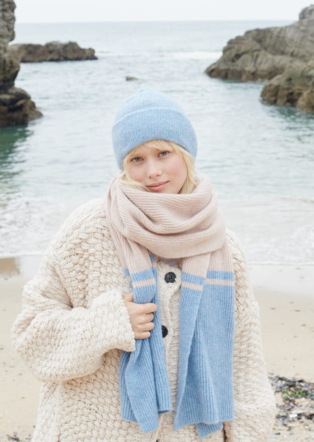 Women's wool scarf and hat