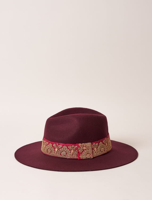 Victor embroidered Burgundy