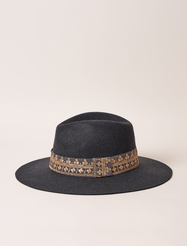 Victor Embroidered Anthracite