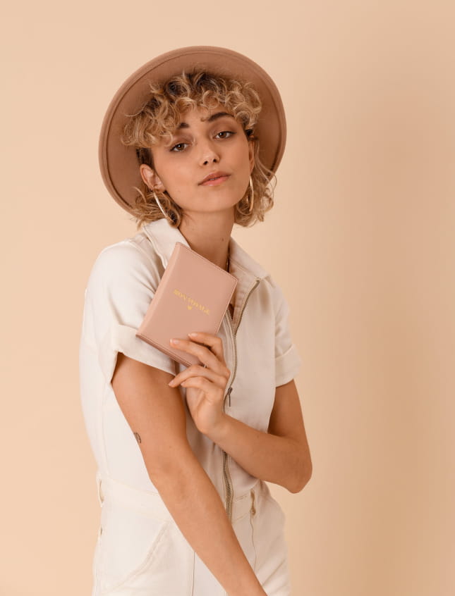 Jim Embroidered Beige