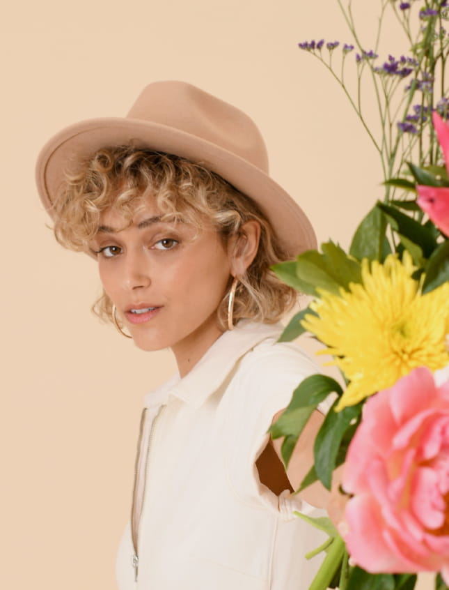 Jim Embroidered Beige