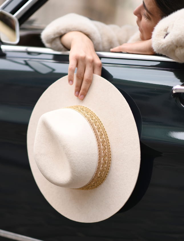 Victor Embroidered Heathered White