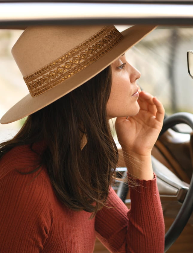 Victor Embroidered Heathered White