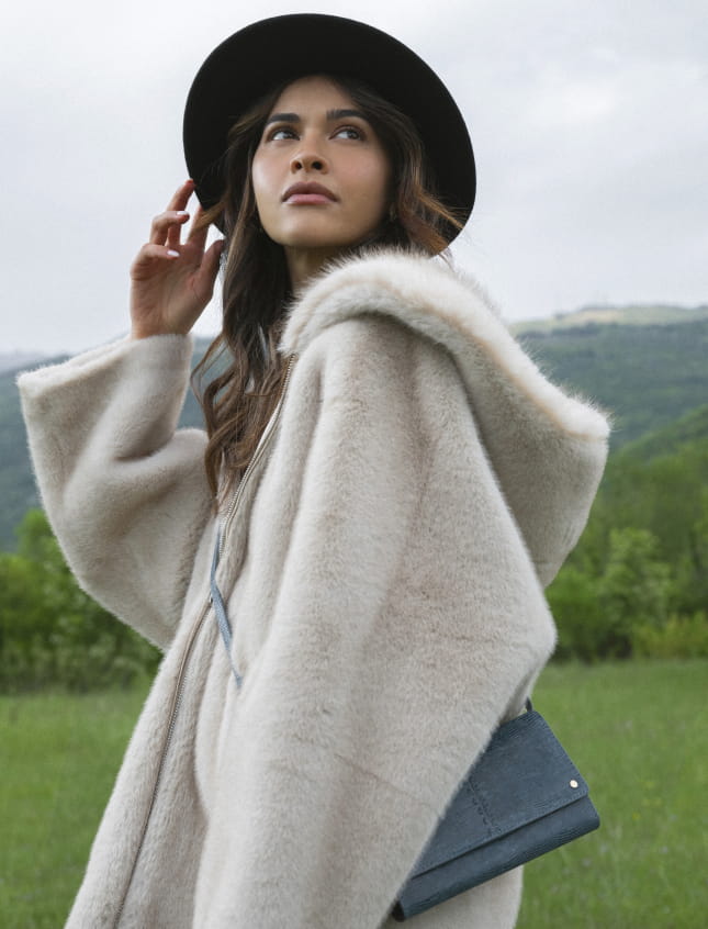 Gina Storm Blue Lizard