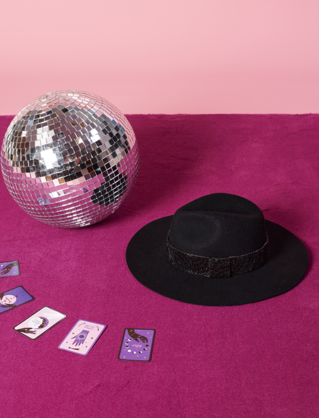 Victor Black Black Beads