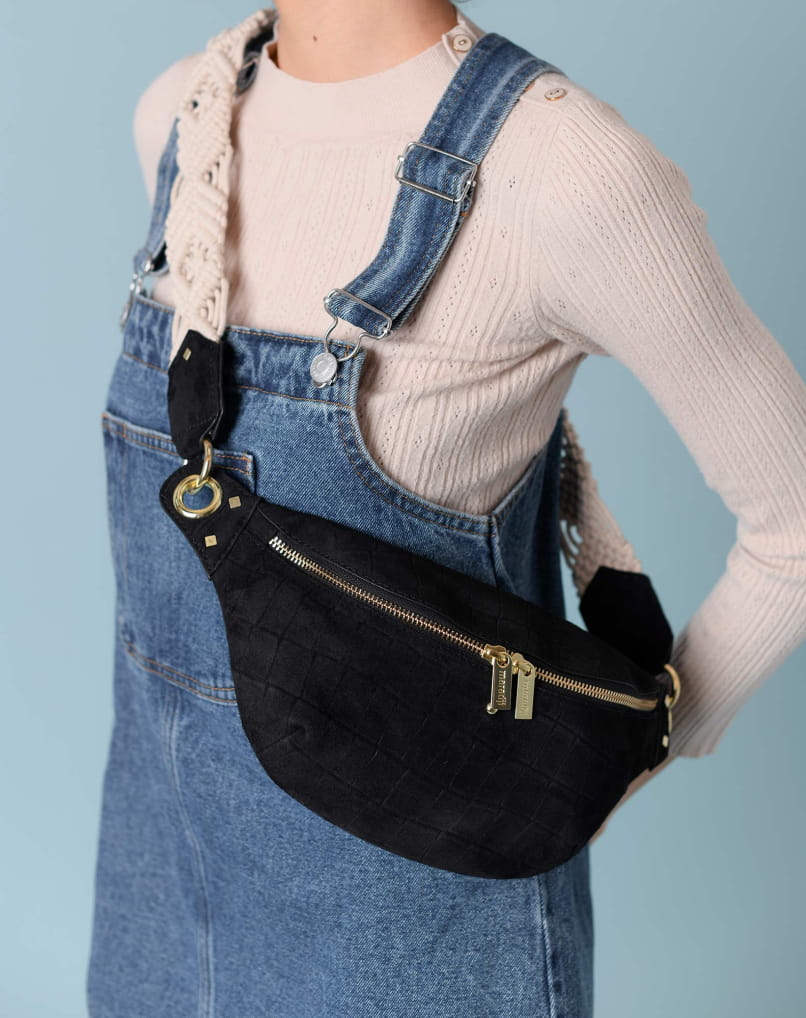 Sac banane en cuir su?�d?� emboss?� croco noir pour femme - Maradji