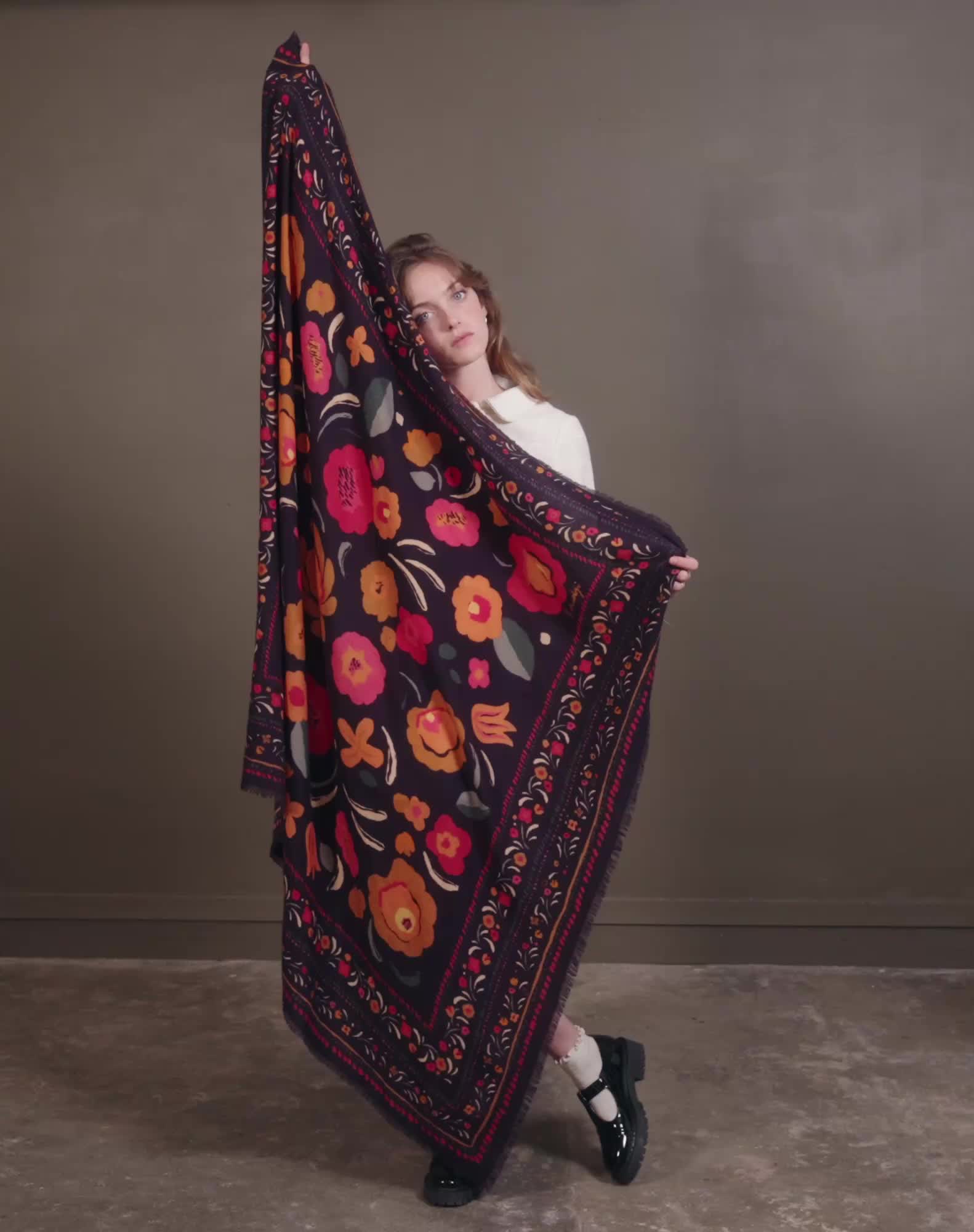 L'incontournable carré de laine pour styliser nos looks