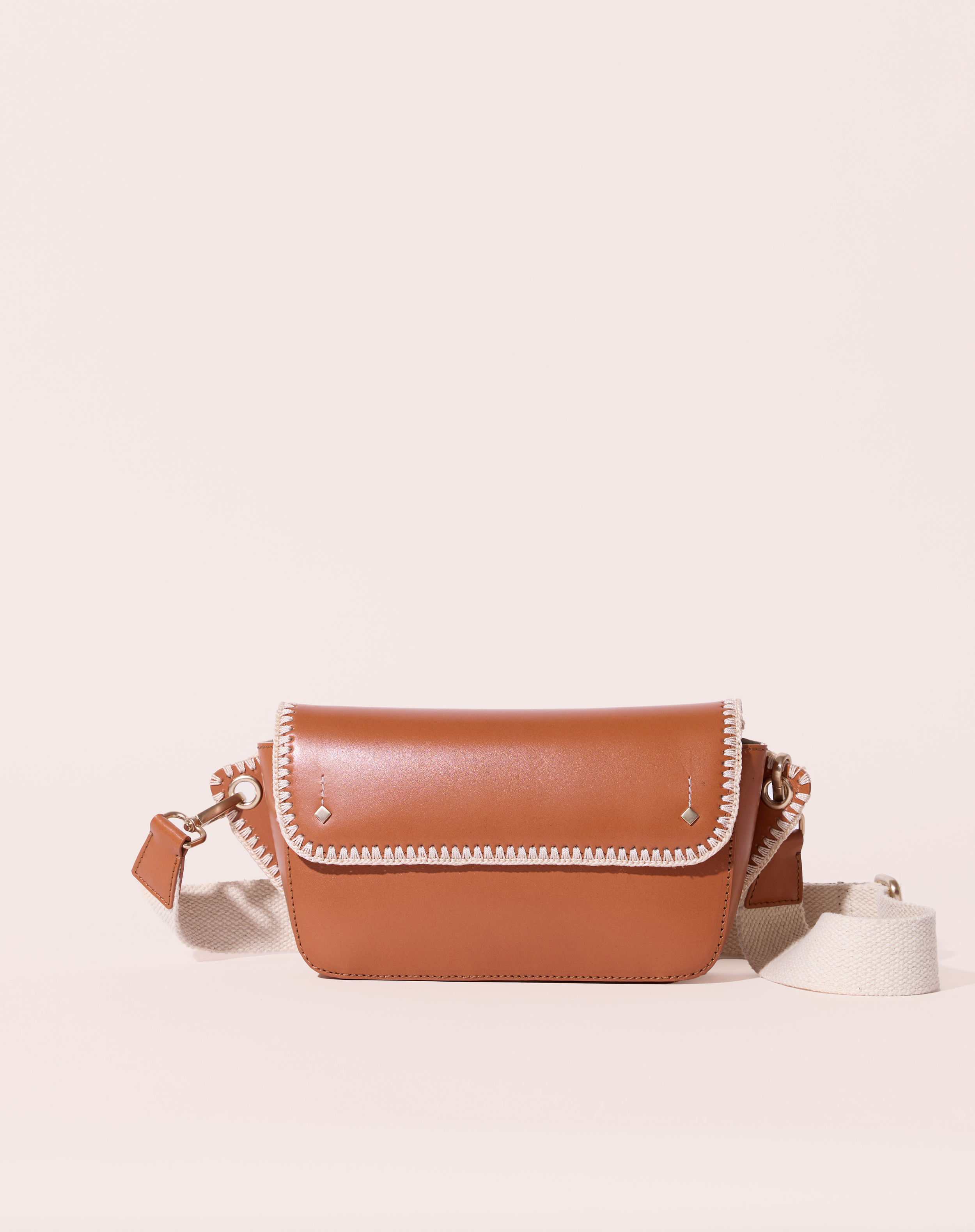 Petit Sac À Bandoulière En Cuir Avec Motif Pyramide Égyptienne Dans Le